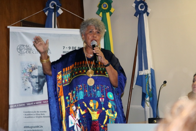 Sandra Maria Chaves dos Santos, professora da Universidade Federal da Bahia (UFBA)