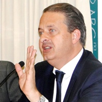 Em debate na ABC, Eduardo Campos defende 2% do PIB para a ciência