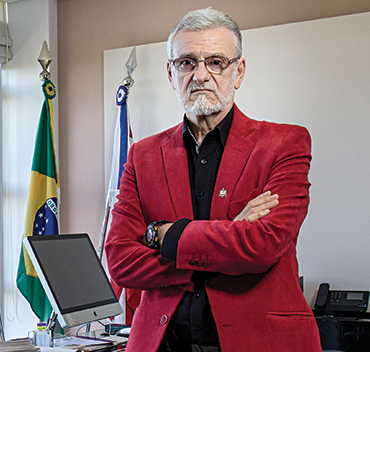 Morre, aos 70 anos, o Acadêmico Horacio Schneider