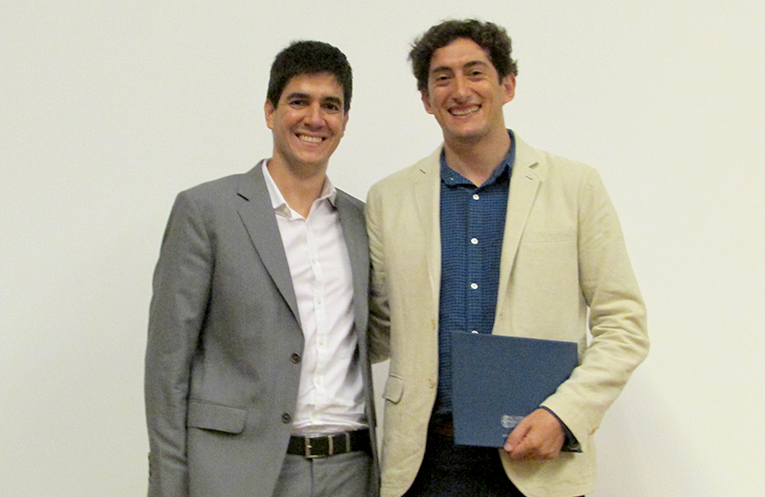 Os Acadêmicos Gustavo Wiederhecker e Thiago Alegre trabalham juntos no  Laboratório de Pesquisa em Dispositivos da Unicamp