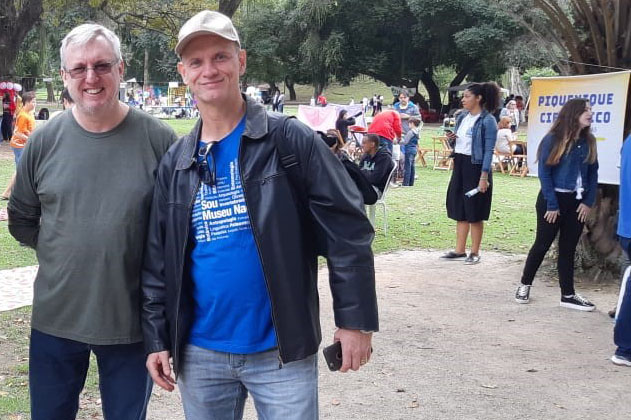 O deputado federal Celso Pansera e o diretor do Museu Nacional, Alexander Kellner, compareceram ao evento "Domingo na Quinta"